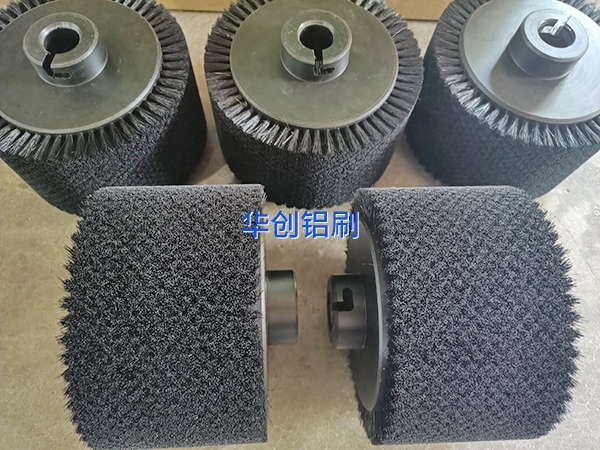 從工業(yè)毛刷刷輥材料上來(lái)說(shuō)有這幾大項(xiàng)分類(lèi)！
